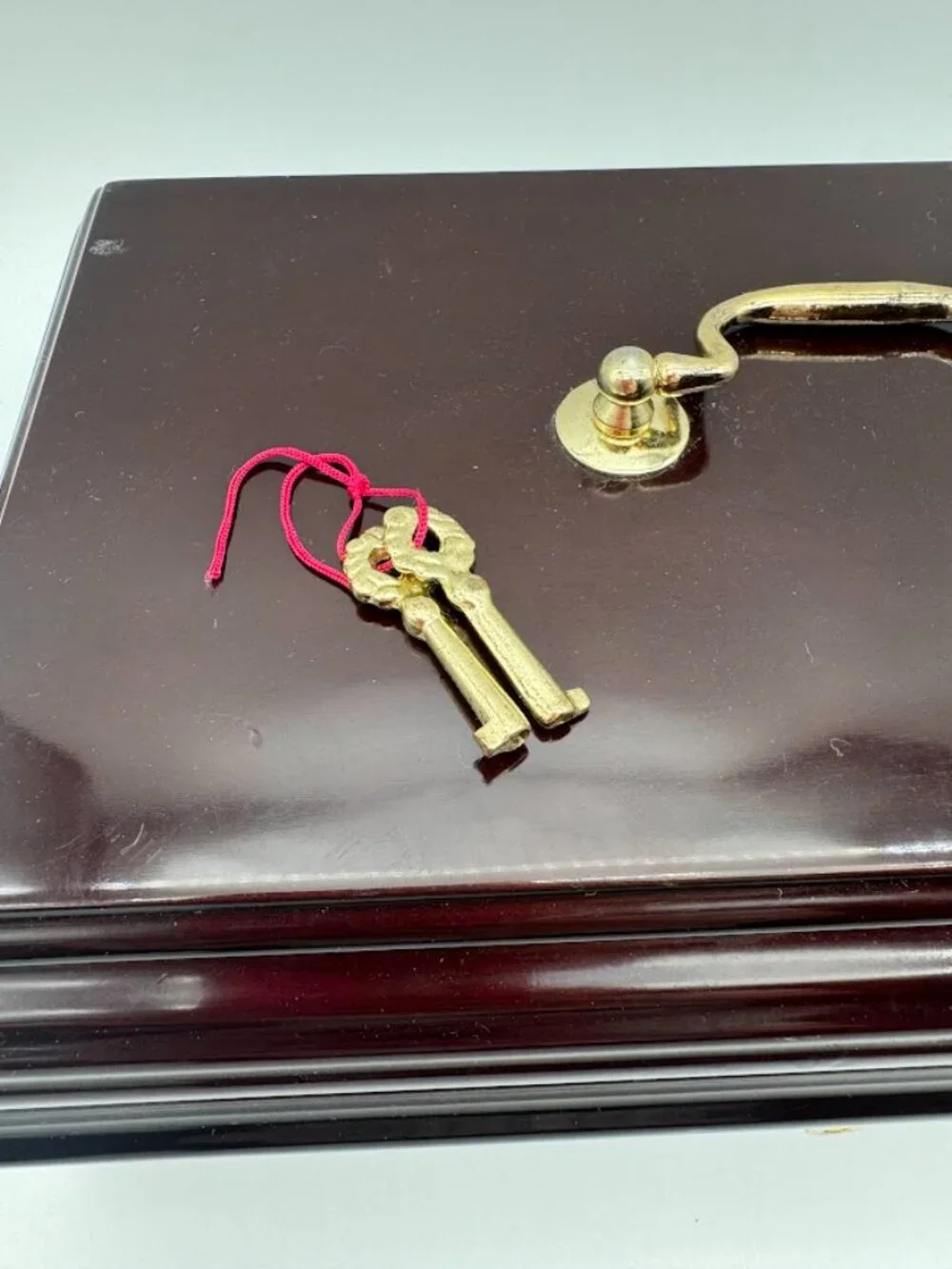 Vintage Mahogany Lacquer Jewelry Box Brass Lock Keys Velvet Lined 12in